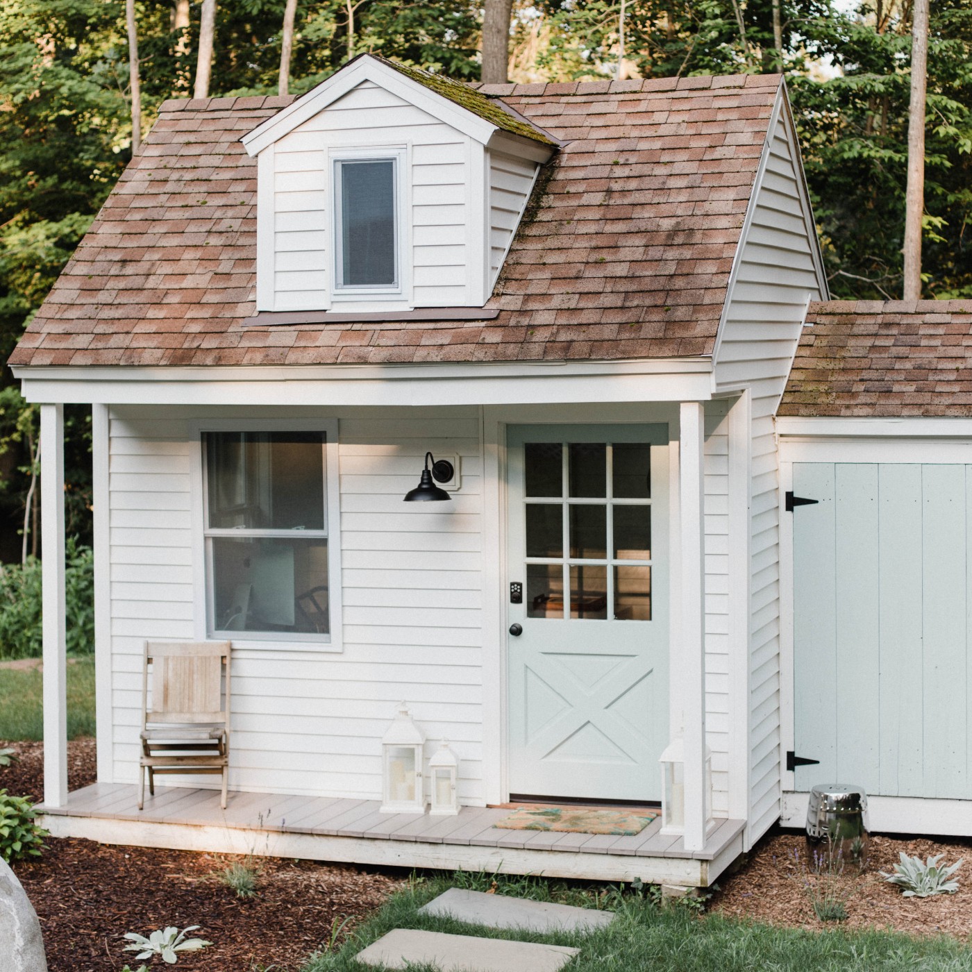 Creating a Professional Image: Styling Your Office Shed for Success 2
